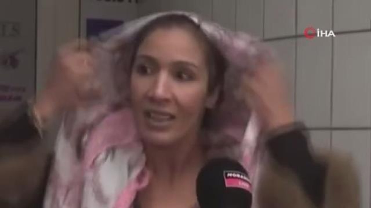 Son dakika haberleri: Fransa'nın İslam düşmanı cumhurbaşkanı aday adayından "başörtüsü çıkartma şovu"