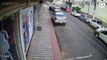 Vídeo mostra colisão entre veículos em Colatina