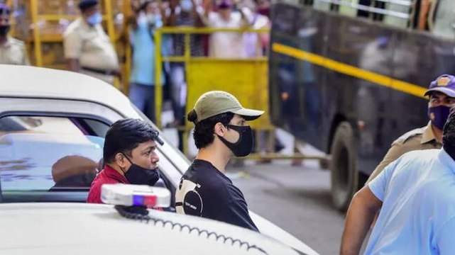 Bombay HC adjourns Aryan Khan's bail hearing till tomorrow; Sameer Wankhede grilled on extortion charges; more