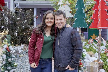 Hallmark's Countdown to Christmas Kicks Off With a Mini The Wonder Years Reunion