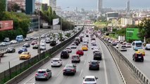 Akşam saatlerinde trafik yoğunluğu yaşanıyor