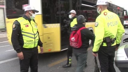 Fatih'te ters yönde ilerleyen scooter sürücüsüne ceza kesildi