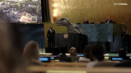 Динозавр в ООН призвал бороться с изменением климата