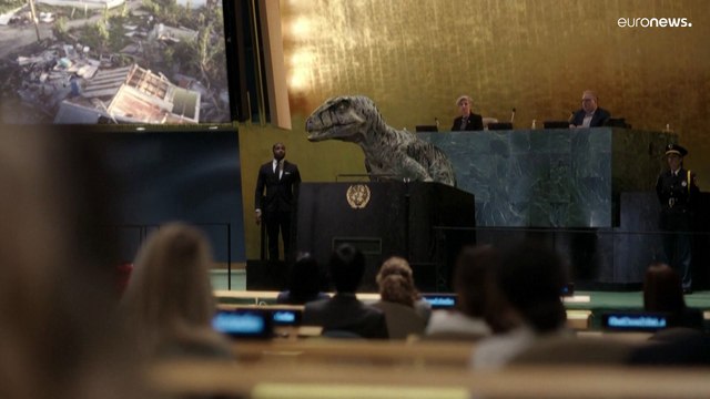 Динозавр в ООН призвал бороться с изменением климата