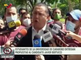 Estudiantes de la Universidad de Carabobo entregan propuestas al candidato Javier Bertucci