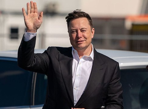 إيلون ماسك يصبح أغنى شخص على كوكب الأرض: كم تبلغ ثروته الآن؟