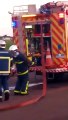 Corpo de Bombeiros combate incêndio em barracão de estofados em Umuarama