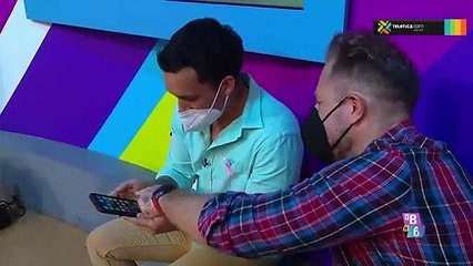 Mauricio Hoffman explotó las redes sociales al enseñar los mensajes de su celular