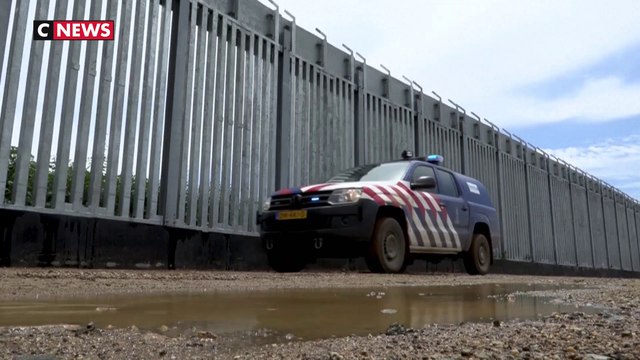 Des barbelés érigés aux portes de l'Europe