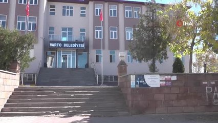 Varto'ya atanan kayyum başkan icraatlarına başladı