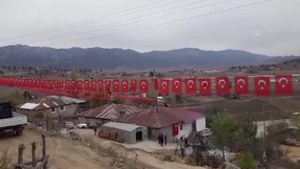 KAHRAMANMARAŞ - Hakkari'deki kazada şehit olan sözleşmeli er Sel'in ailesine şehadet haberi verildi