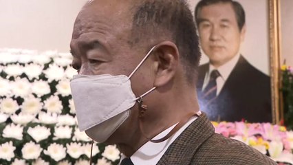 [뉴스큐] '화해의 악수' 건넨 박남선 씨..."전두환 사죄해야" / YTN