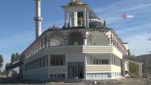 Muş'ta 3 bin 700 kişilik Osmanlı ve Selçuklu mimarisine uygun cami inşa edildi
