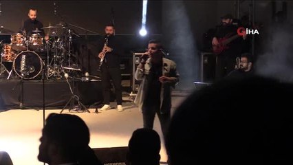 Konya'da hayranlarıyla buluşan Bilal Sonses'e doğum günü sürprizi