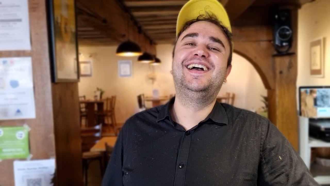 CLIP - La vie de vaut rien (Alain Souchon)