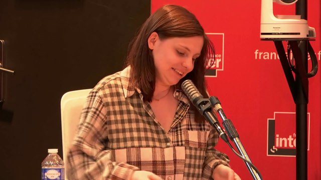 Laisse les filles tranquilles - Florence Mendez reste calme