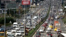 İstanbul'da Cumhuriyet Bayramı öncesi trafik yoğunluğu rekor seviyeye ulaştı