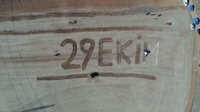 KIRIKKALE - Kırıkkaleli çiftçi traktörle tarlaya 29 Ekim yazdı