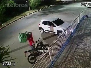 Un livreur a décidé que ce n'était pas son jour !