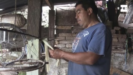 Los Ozuna, una familia con 40 años fabricando velas en Chiapas