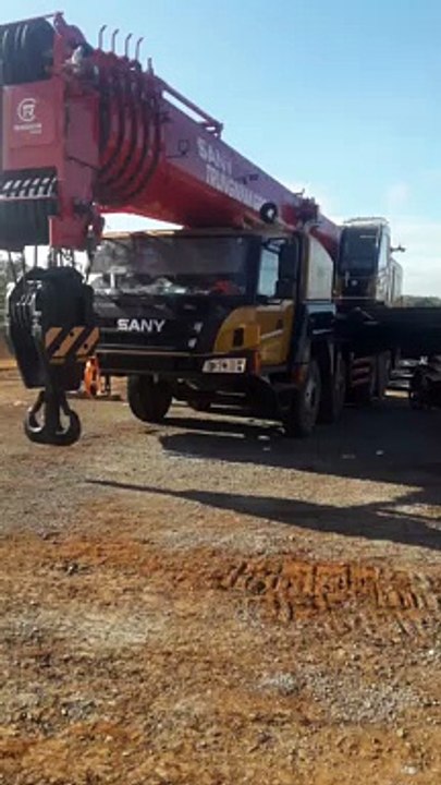 những cỗ máy dựng trụ tuabin điện gió