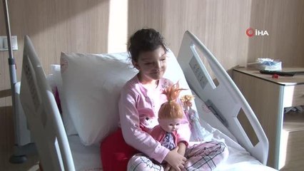 Gözlerinin arasındaki mesafe normalden daha fazla olan minik Ayşenur, sağlığına kavuştu