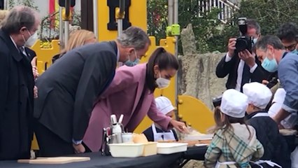 Los Reyes sacan su faceta más tierna y cercana con los más pequeños