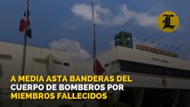 A media asta banderas del Cuerpo de Bomberos por miembros fallecidos
