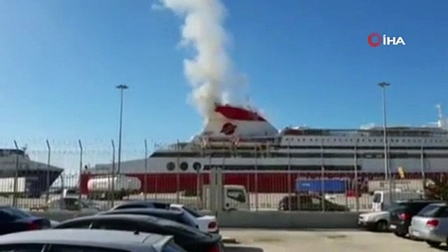 Yunanistan’da yolcu gemisinde yangın