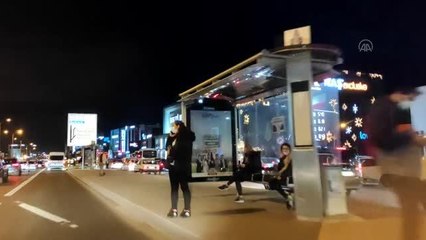 Maltepe'de park halindeki otomobil yandı