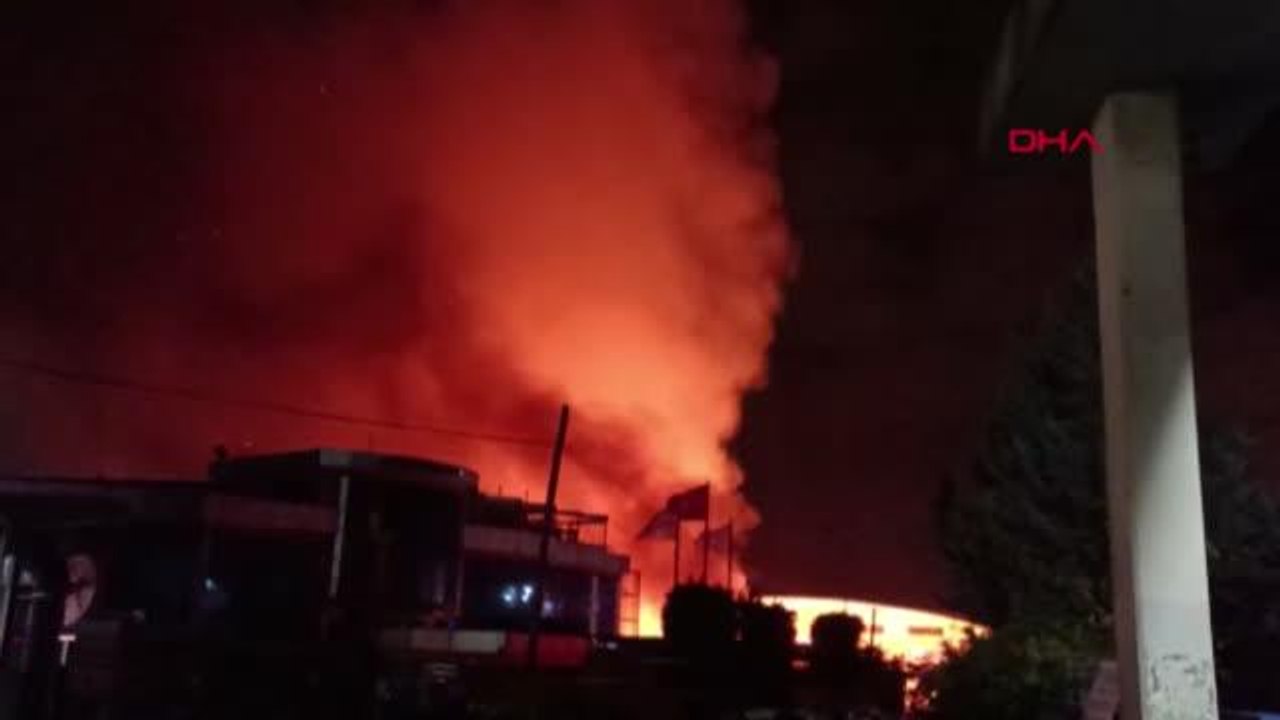 Son dakika: Esenyurt'a fabrika yangını -1