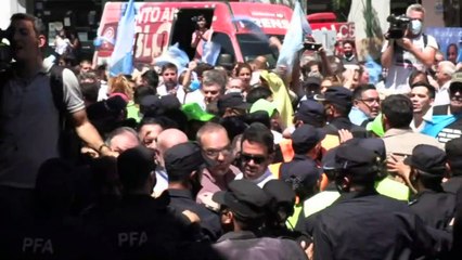 Macri vai à Justiça por suspeita de espionagem