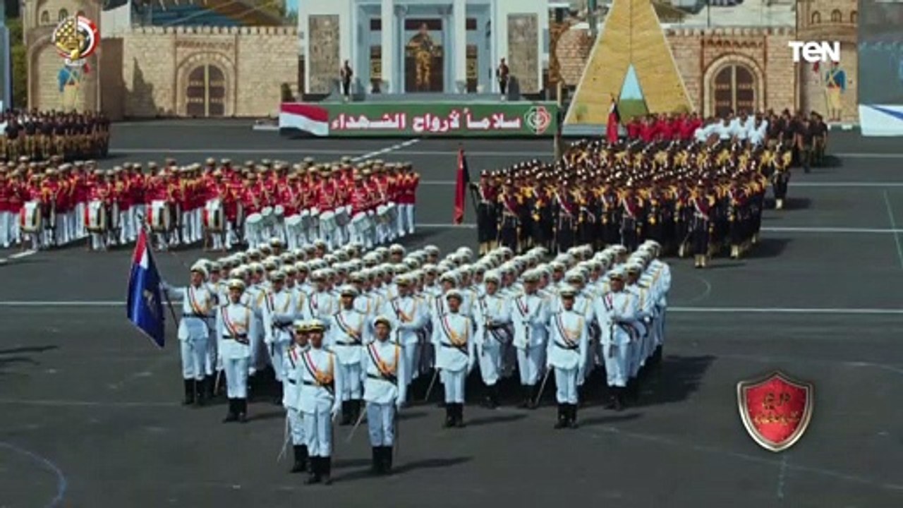 لقاء خاص مع أحد الخريجين من الكلية البحرية ووالدته على هامش حفل تخرج الكليات العسكرية
