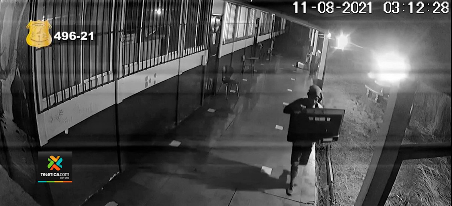 tn7-Video--hombres-quedan-grabados-cuando-entraban-a-robar-a-escuela-de-Pavas-281021