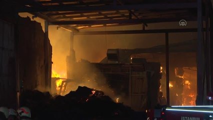 Esenyurt'taki ambalaj fabrikasında çıkan yangın söndürüldü