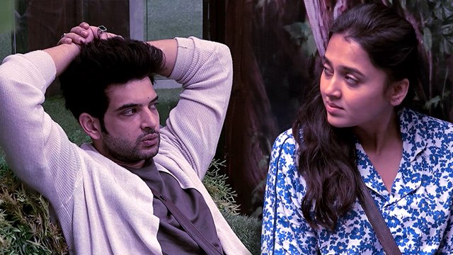 Bigg Boss 15: Karan Kundra ने Tejasswi Prakash को किया propose, बोली ये बात | FilmiBeat