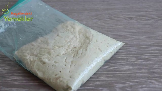 POŞETTE SU İLE ÇOK KOLAY POĞAÇA HAMURU YAPTIM PAMUK GİBİ YUMUŞACIK POĞAÇALAR OLDU - POĞAÇA TARİFİ