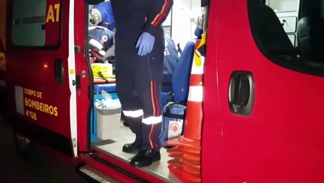 Troca de tiros: Duas pessoas que foram baleadas estavam envolvidas em briga em tabacaria