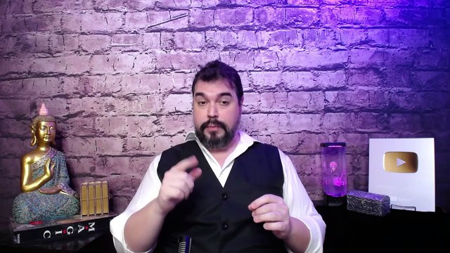 What does it mean to dream about Mirror? (Mirror Dream Meaning and Interpretation)