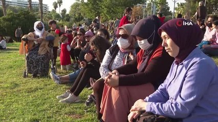 SOLOTÜRK, dünyaca ünlü sahili yaza çevirdi