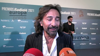 Antonio Carmona feliz y orgullo entrega el Premio Olé a su hija Marina: “es un orgullo grandísimo”