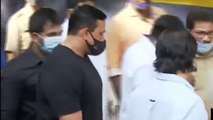 SRK's bodyguard Ravi reaches Arthur Road jail ahead of Aryan Khan's release