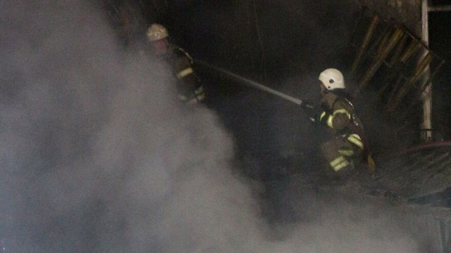 İşçilerin kaldığı konteynerlerde yangın çıktı