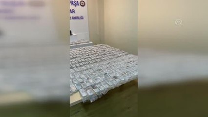 Otogarda kaçak 410 cep telefonu ele geçirildi