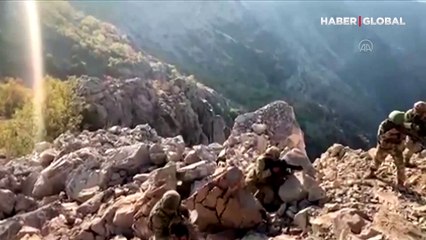 Avaşin'deki kayalık zirveye helikopterle inen komandolar mağaradaki 4 PKK'lıyı böyle teslim alındı