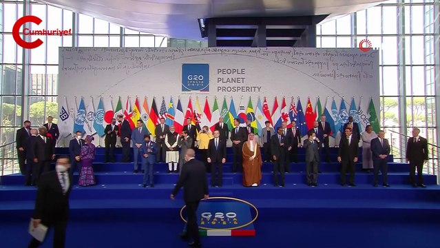 Cumhurbaşkanı Erdoğan, G20 Liderler Zirvesi’nde aile fotoğrafı çekimine katıldı
