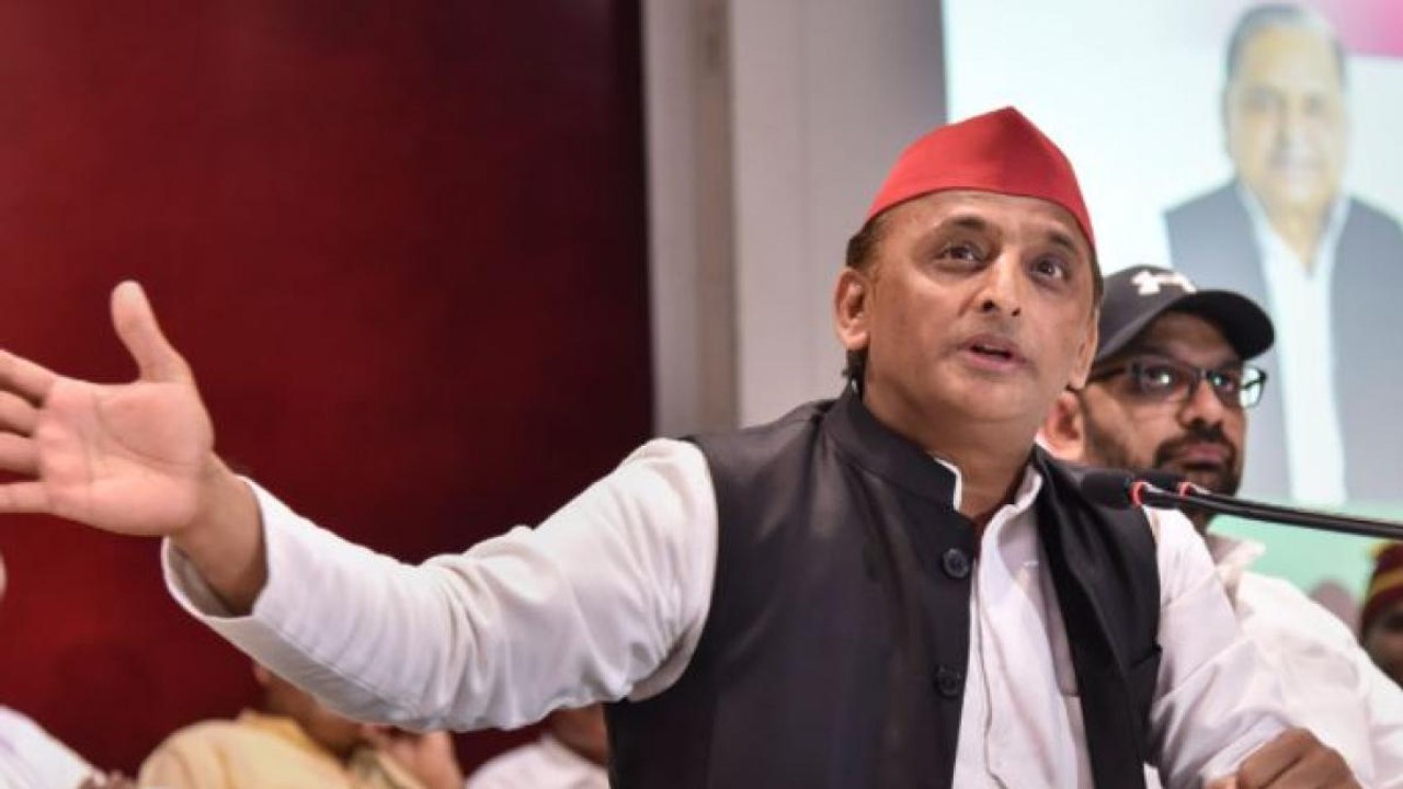 These 7 MLAs joined SP in presence of Akhilesh Yadav