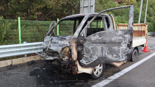의정부 수락산 터널 부근 트럭 화재...인명 피해 없어 / YTN