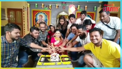 अनघाचे सेटवर बर्थ डे सेलिब्रेशन