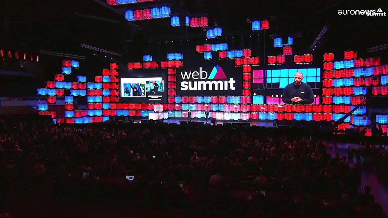 Facebook, сексизм и домогательства на форуме Web Summit